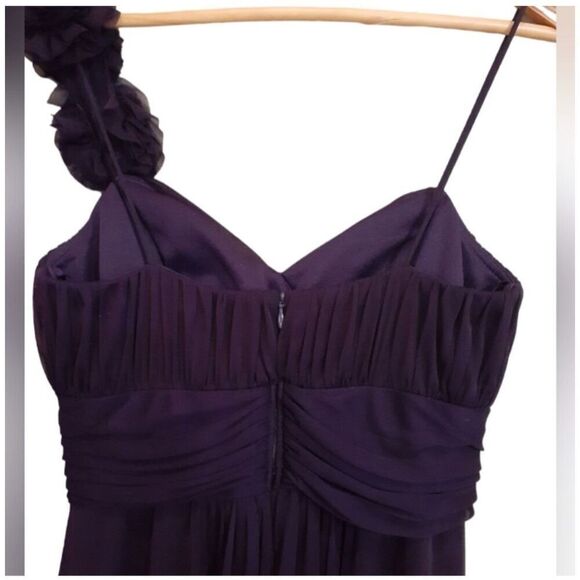 Cache Size 6 Flower Shoulder Long Formal Gown Dark Plum Purple Bridesmaid Gala - Picture 5 of 10